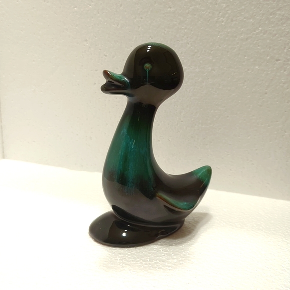 Blue Mountain Pottery Duckling - Picture 1 of 8